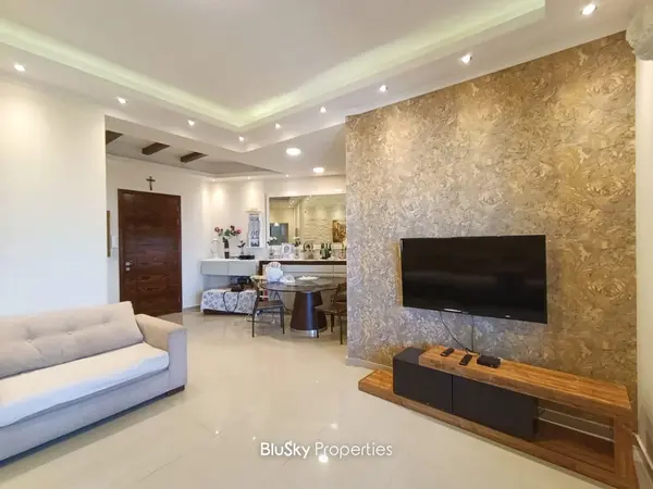 Apartment 125m² Terrace for Sale in Safra