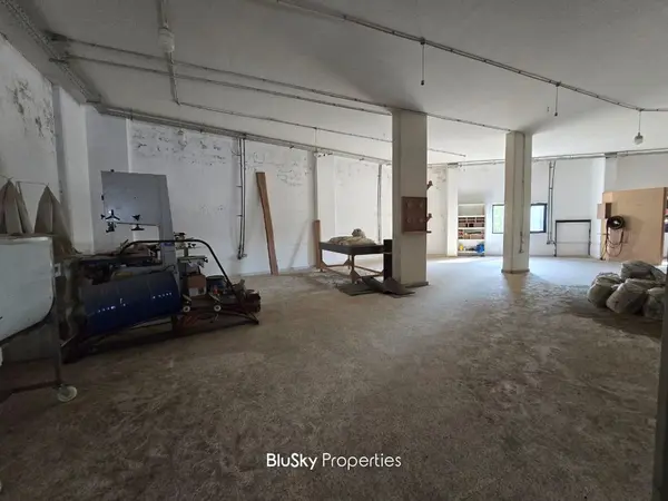 Warehouse 450m² for Rent in Sad El Bauchrieh