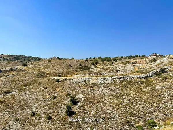 Land 1,617m² for Sale in Zaarour