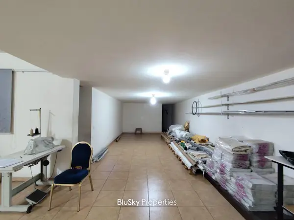 Shop 170m² for Sale in Zouk Mkayel