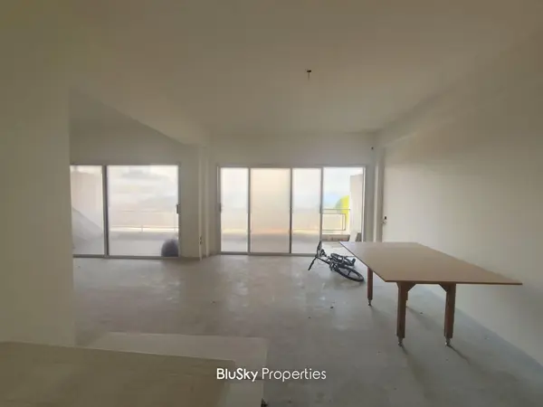 Apartment 300m² Terrace for Sale in Zouk Mosbeh