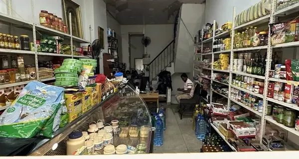 105 m² three-level commercial shop for sale in Zarif, Beirut