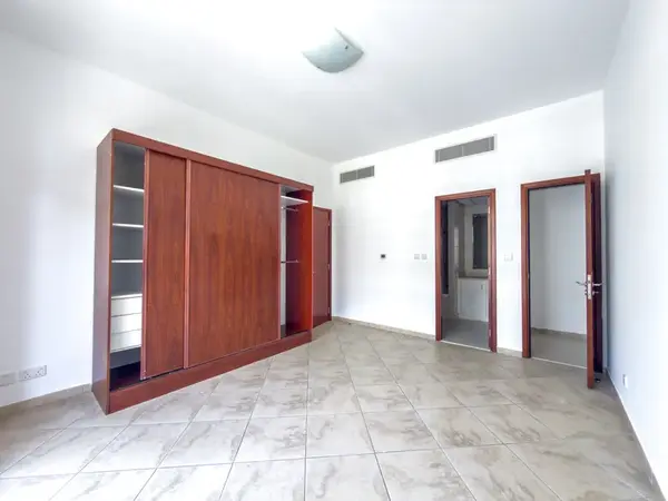 Prime Location, Apartment, Barton House 1 / 1 Barton House 1 in Arabic is commonly written as: