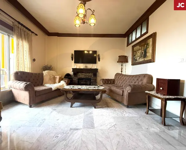 Set in a well-established building IN FANAR,METN /attractive value