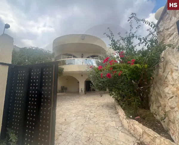 beautiful house/Large land area/excellent potential/Bire,Akkar