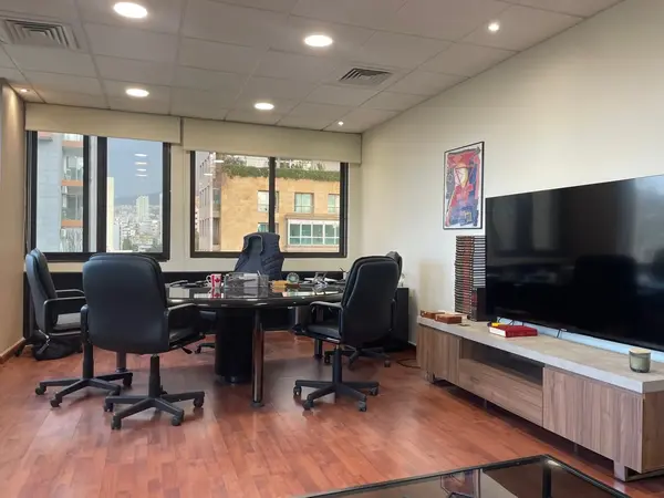 Office for sale in Horch Tabet