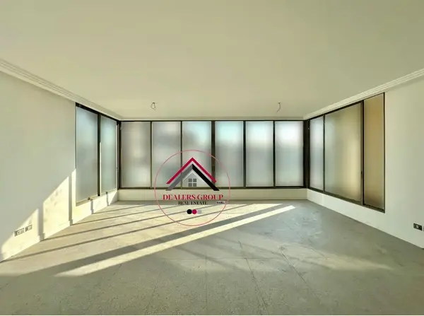 Private Rooftop Terrace ! Deluxe Apartment for Sale in clemenceau