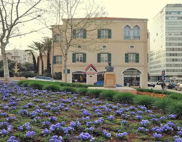 Prime Location Commercial Building for Sale in Downtown – Beirut