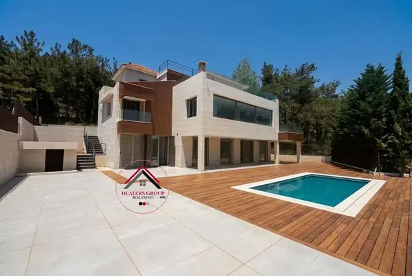 Private Pool & Terrace ! Deluxe Villa for Sale in Baabdat – Maten
