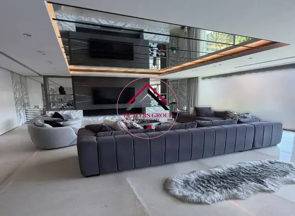 Deluxe Apartment for Sale in Ain el Tineh in a Prime Location