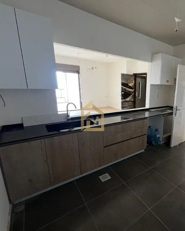 Apartment for Sale in Cornet El Hamra