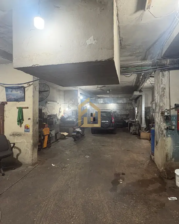 Warehouse for Sale in El Zarif
