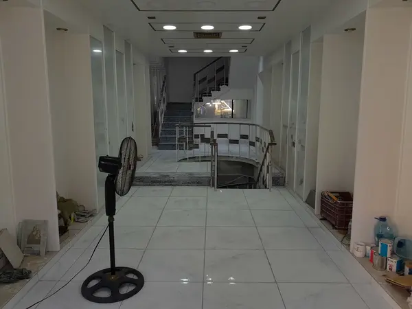 Shop Triplex for Rent in New Jdeideh, Metn