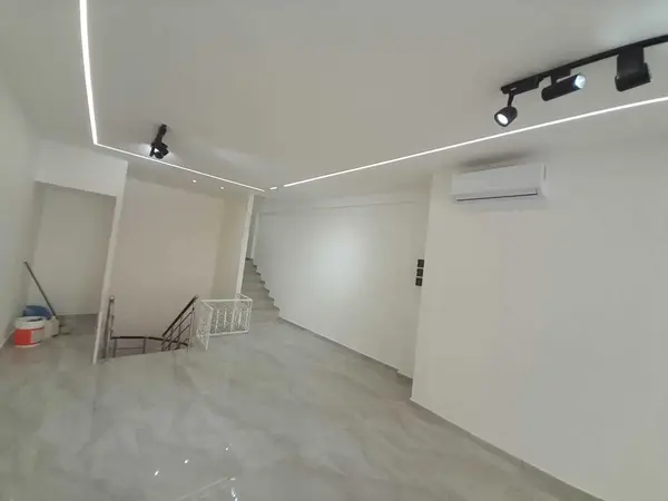 Triplex Shop for Rent in Jdeideh, Metn