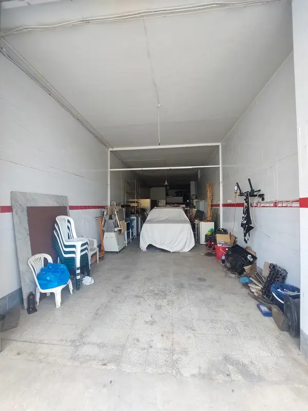 Garage/Shop for Sale or for Rent in Aoukar, Metn