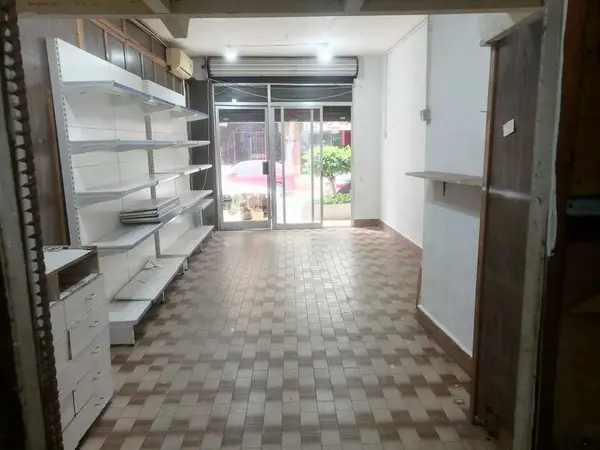 Good Location Shop in Bauchrieh, Metn