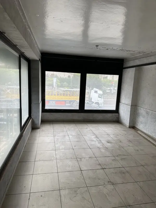 Good Location Retail Shop Kaslik, Keserwan