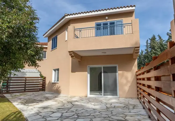 Villa in Kato Paphos, Cyprus + Private Yard