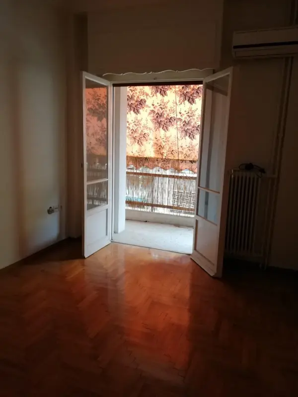 Apartment in Neo Pagrati, Greece