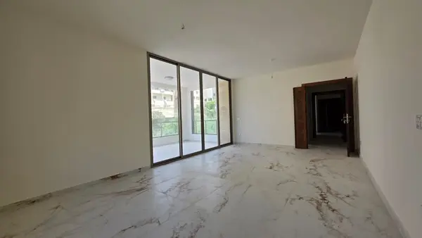 Apartment for Sale in Awkar