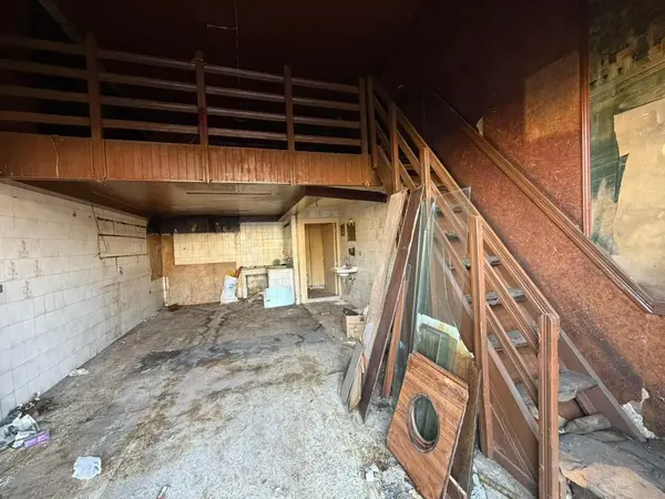 Shop for Rent In Amchit