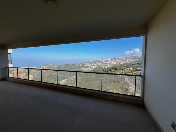 Apartment for Sale in Qornet El Hamra