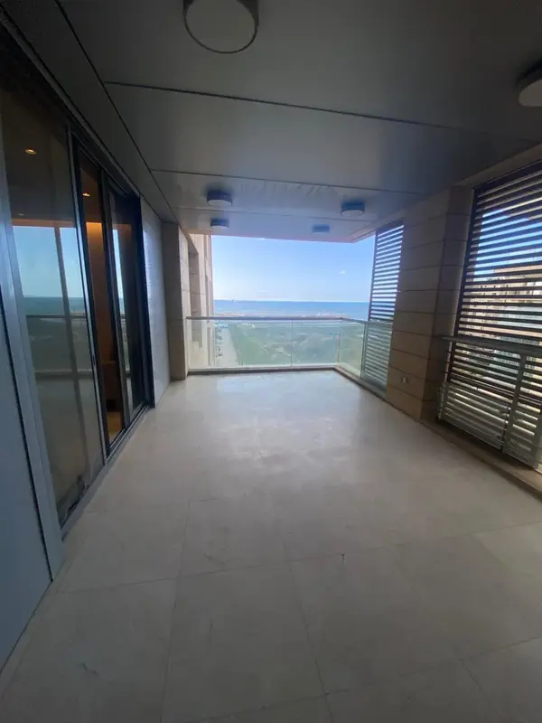 For Sale: Apartment in Waterfront Dbayeh