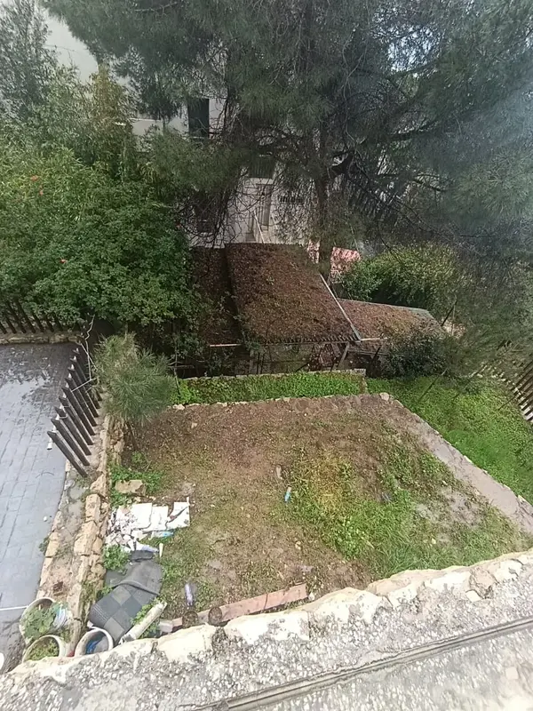 For Sale: Apartment in Ain Saade