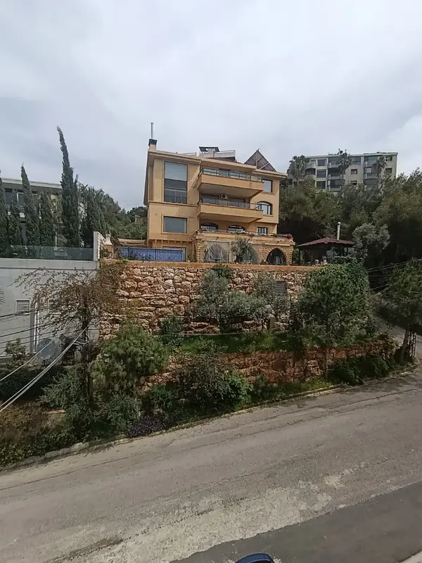 For Sale: Apartment in Bsalim