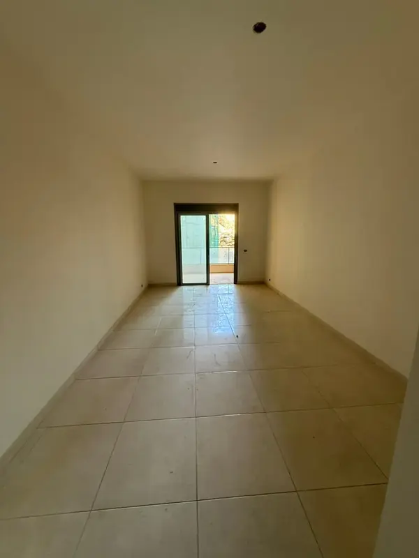 For Sale: Apartment in Dekweneh