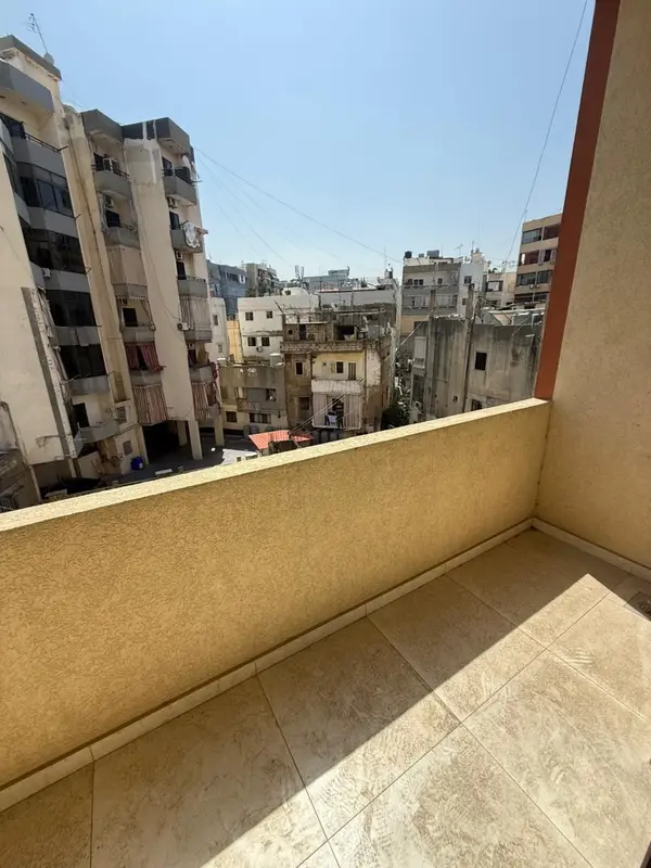 For Sale: Apartment in Dekweneh