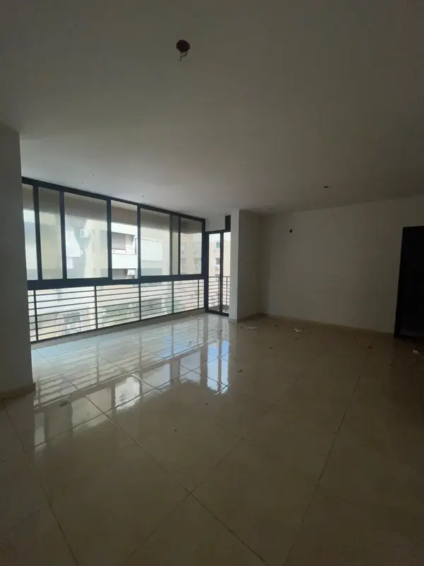 For Sale: Apartment in Burj Abi Haidar