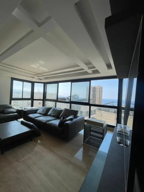 For Sale: Apartment in Ain El Tineh