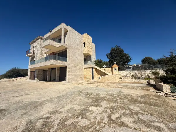 Exclusive! An Individual Villa For Sale in Ebrin, Batroun