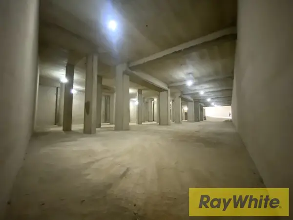 Warehouse For Sale In Dekwaneh – 1,250 Sqm With High Clearance And Truck Access