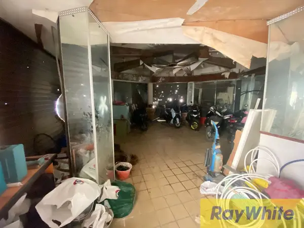 Showroom For Sale In Koraytem