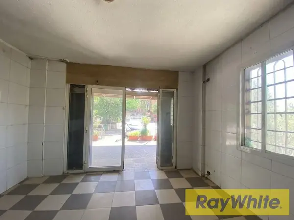 Shop For Sale In Dbayeh