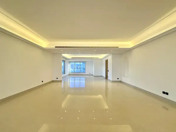 4BR Apartment for Sale in Ain Al Mraiseh