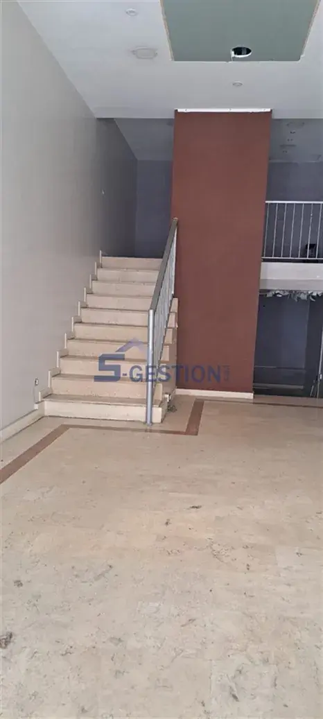 Shop Commercial Premises for Rent in Achrafieh