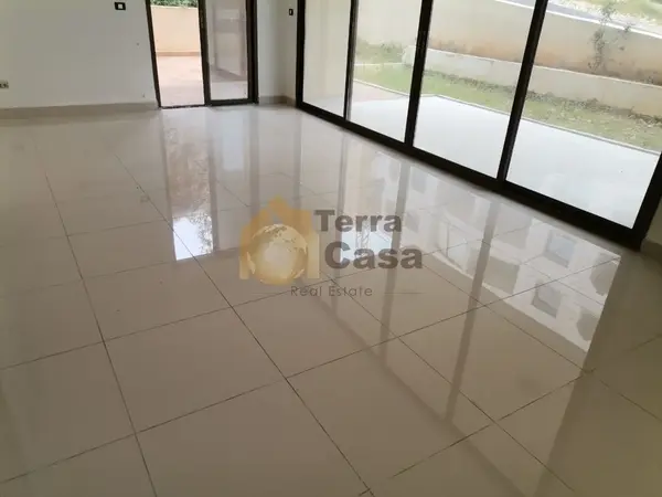Hboub apartment with 160 sqm terrace and garden Ref#2561