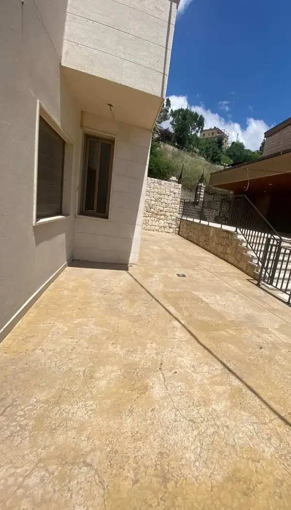 Zahle el midan uncompleted apartment for Sale with terrace Ref#6151