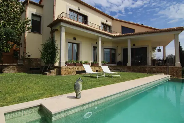 Spain stunning luxury villa with first-class design and amenities PR-00080