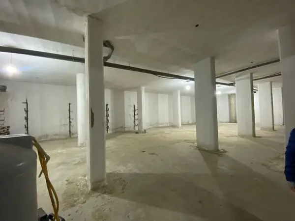 Haouch el omara warehouse 310 sqm for Rent stargate area Ref#6501