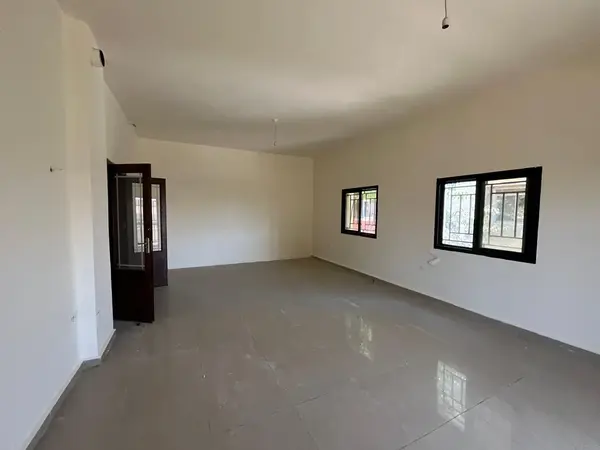 Maalaka building shops two facades 200m + apartment 250m for Sale #6642