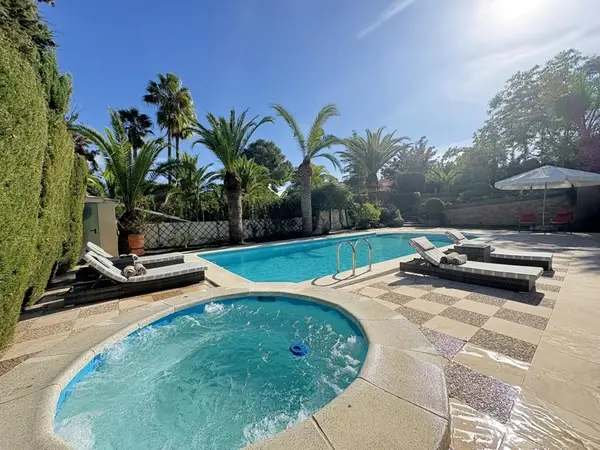 Spain Get your residency! luxury villa in the prestigious area SVM747554